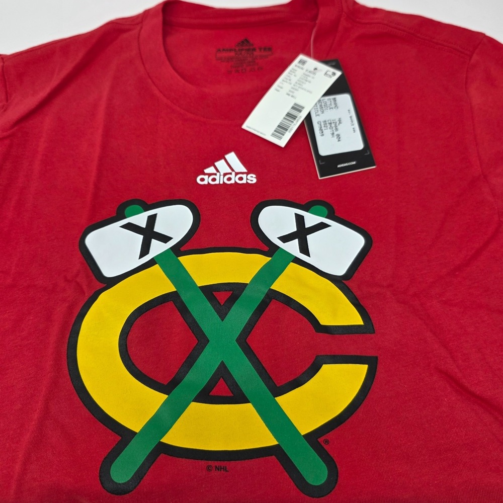 Adidas Chicago Blackhawks T-Shirt Mens Medium Red NHL Graphic Amplifier Tee NEW